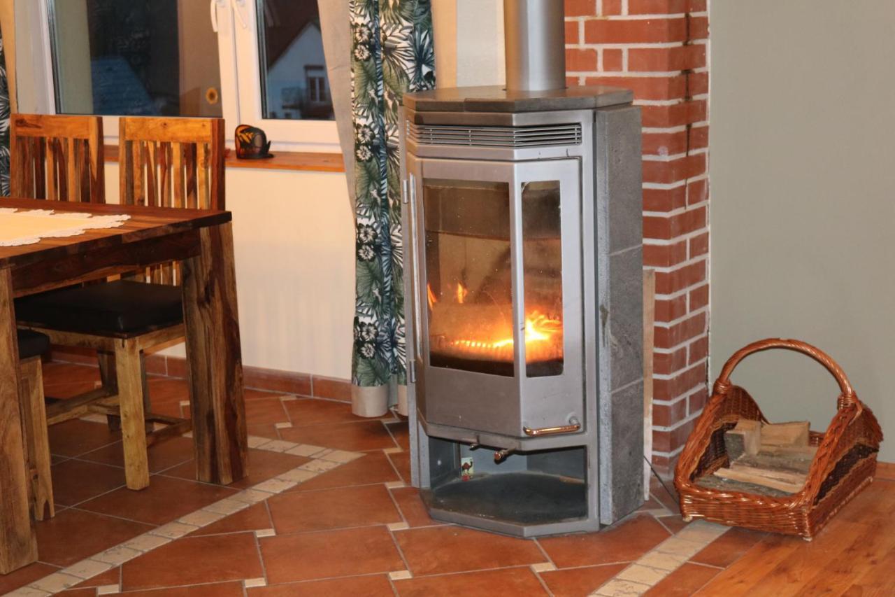 Helle, Offene Dachgeschosswohnung Mit Terrasse Oberloisdorf Eksteriør bilde
