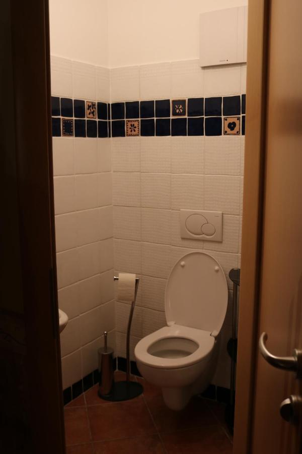 Helle, Offene Dachgeschosswohnung Mit Terrasse Oberloisdorf Eksteriør bilde