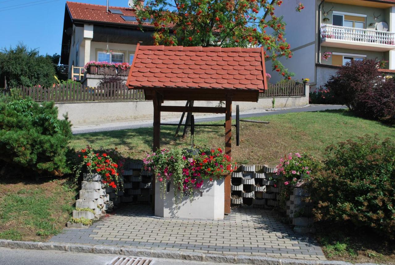 Helle, Offene Dachgeschosswohnung Mit Terrasse Oberloisdorf Eksteriør bilde