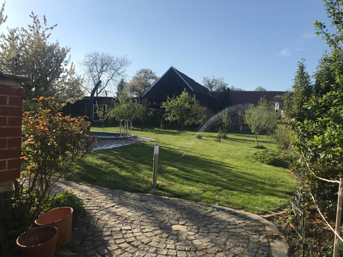 Helle, Offene Dachgeschosswohnung Mit Terrasse Oberloisdorf Eksteriør bilde